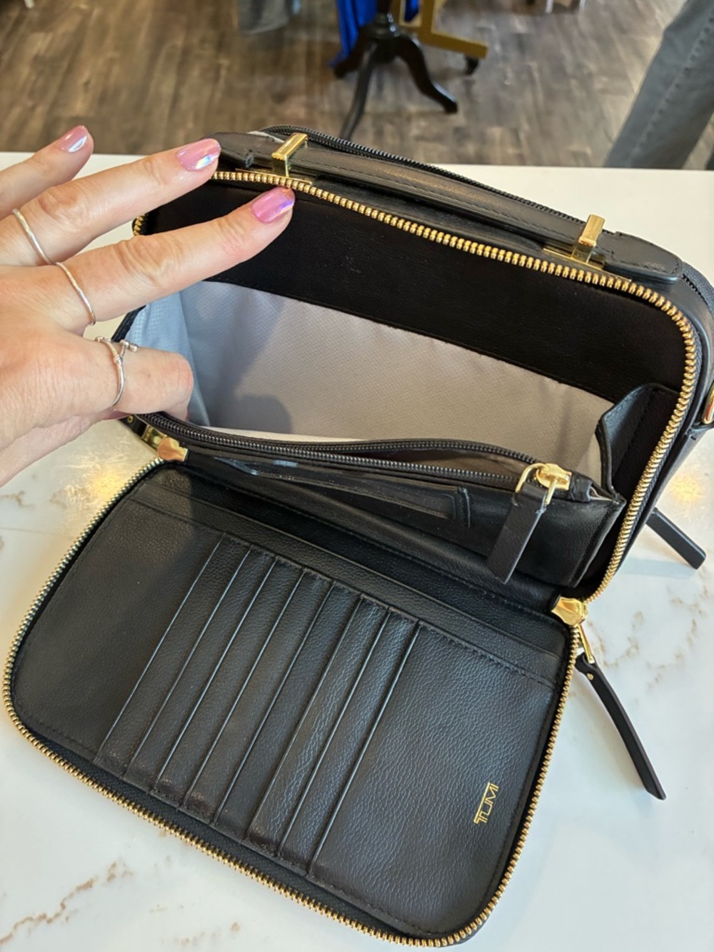 TUMI Leather Crossbody Bag in black - missing the strap - Picture 6 of 6